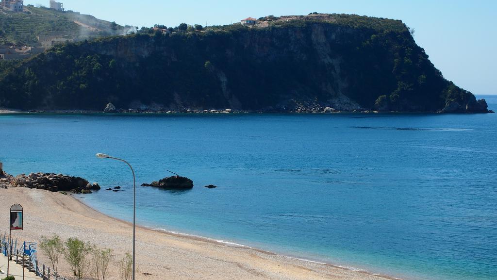 Rondos Hotel Himare Exterior photo