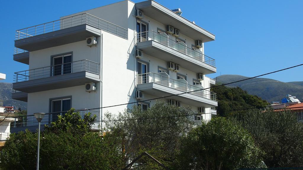 Rondos Hotel Himare Exterior photo