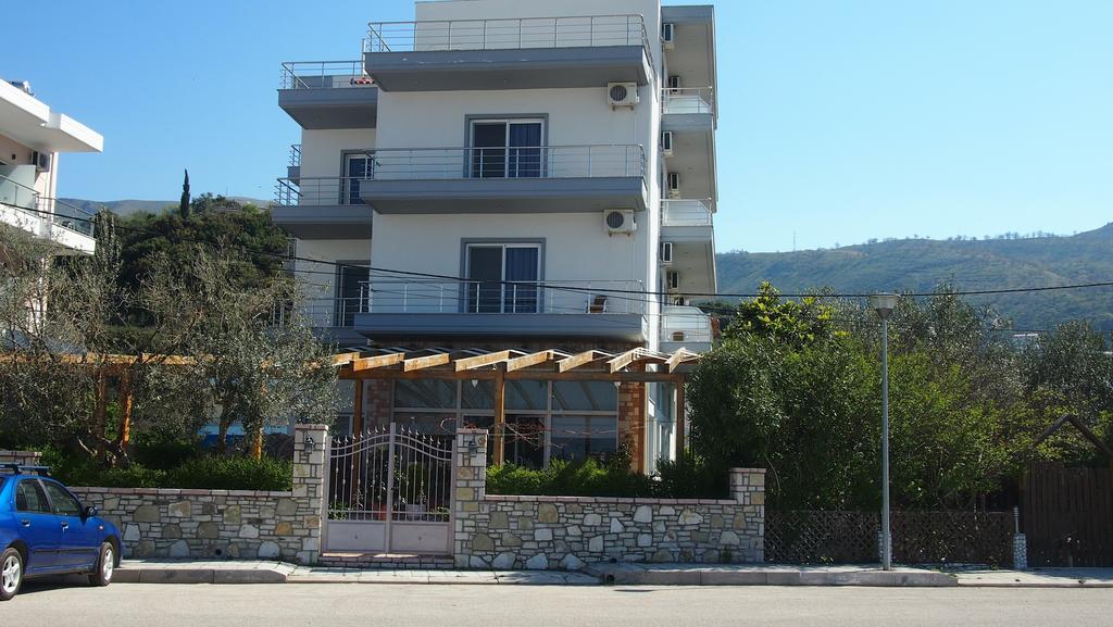 Rondos Hotel Himare Exterior photo
