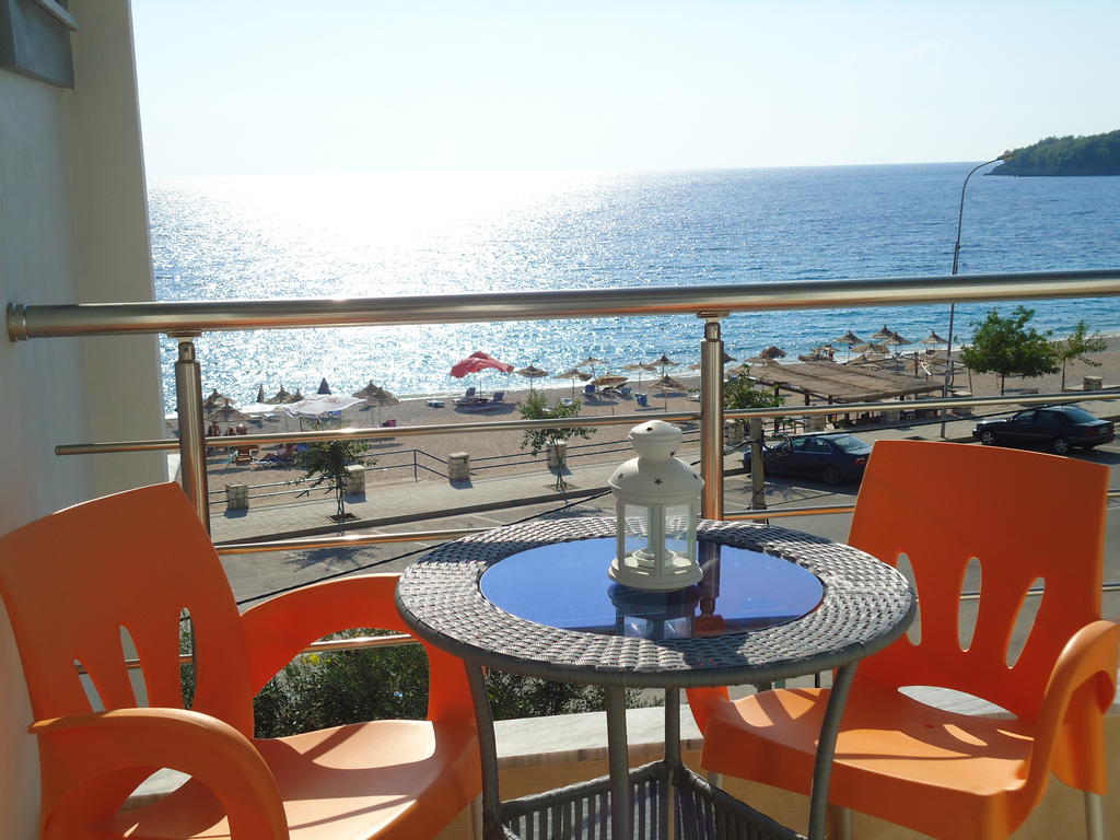 Rondos Hotel Himare Exterior photo