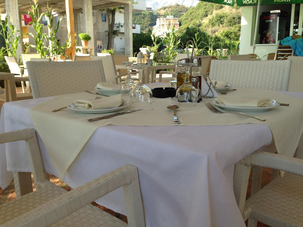 Rondos Hotel Himare Exterior photo