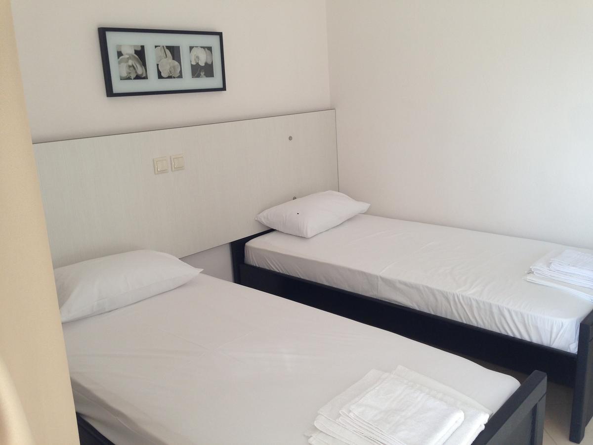Rondos Hotel Himare Exterior photo